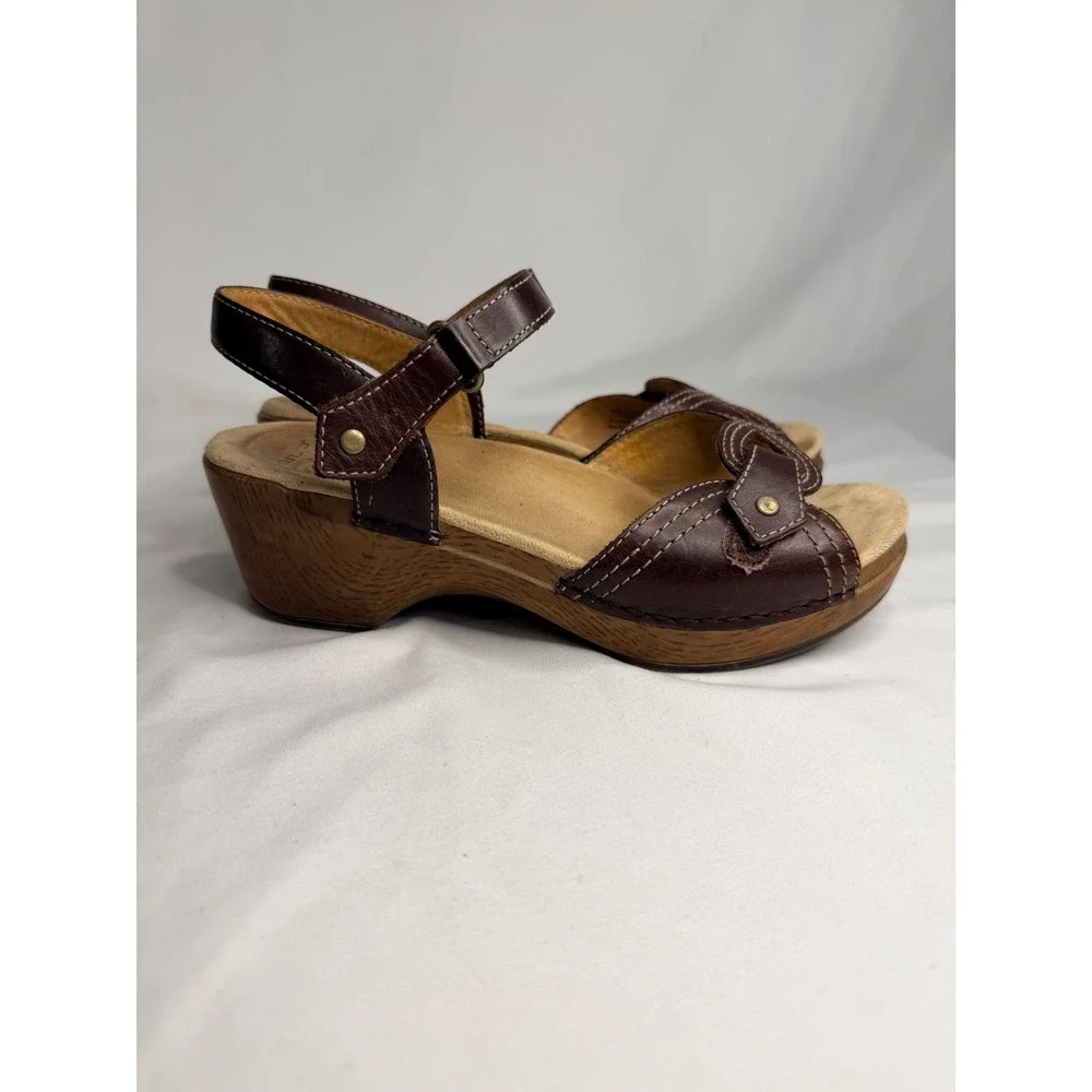 Dansko Womens Sara Brown Leather Wedge Sandals Clogs 37 Comfort Wooden Chunky